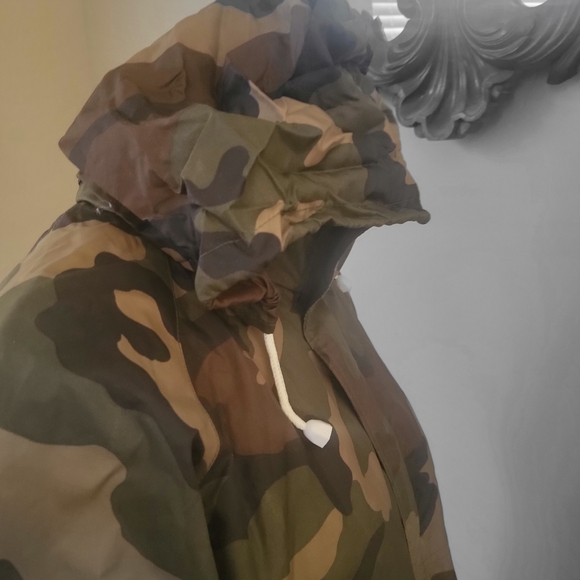 Gore-Tex Men's Camouflage Military Jacket - Picture 7 of 8